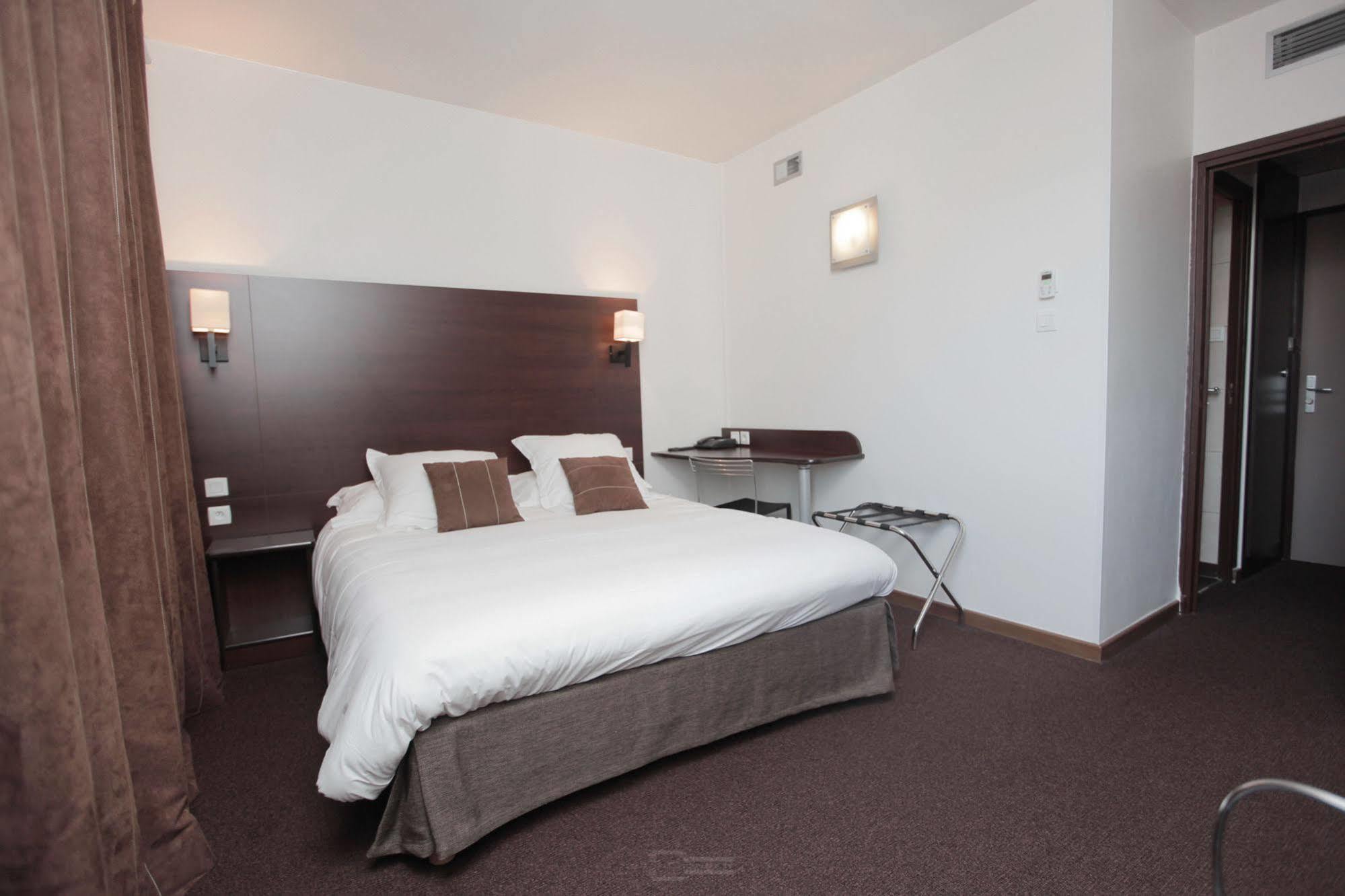 Le Mokca Hotel Meylan Luaran gambar