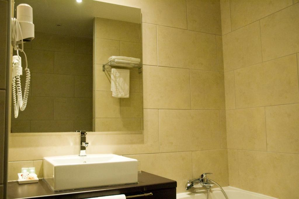 Le Mokca Hotel Meylan Luaran gambar